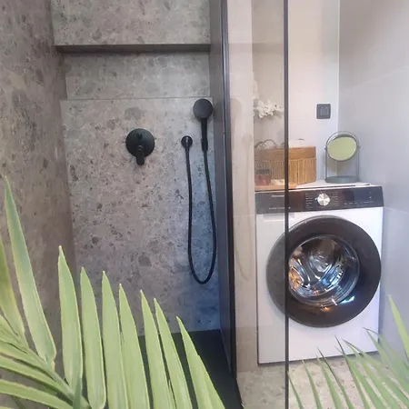 Apartament By The Sea - Ana Molunat