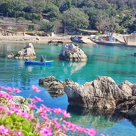 Apartment By The Sea - Ana Molunat