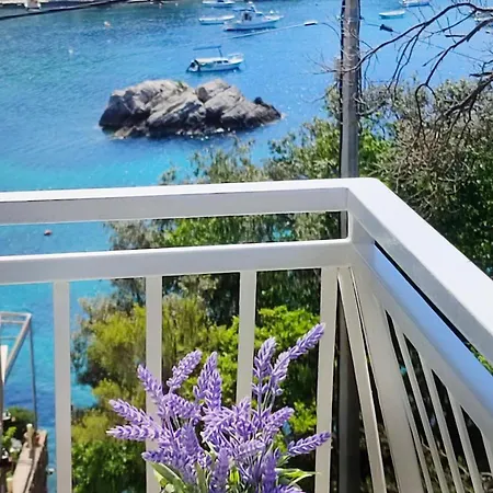 By The Sea - Ana Apartment Molunat