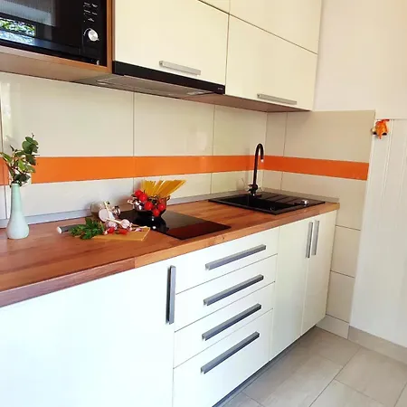 Apartment By The Sea - Ana