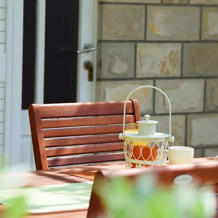 By The Sea - Ana Apartment Molunat
