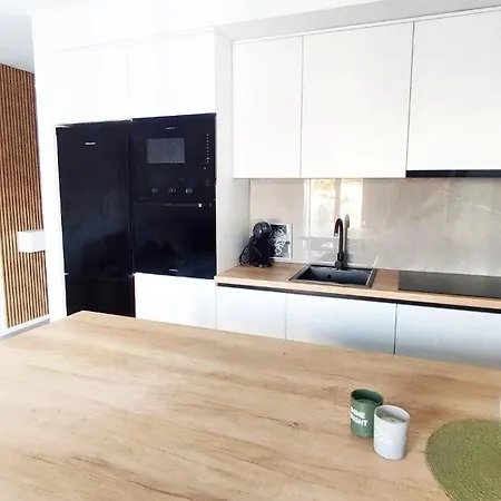By The Sea - Ana Apartment *
