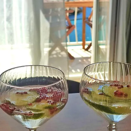 By The Sea - Ana Apartment Molunat