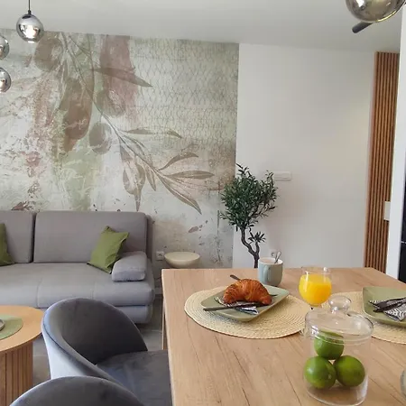By The Sea - Ana Apartment Molunat