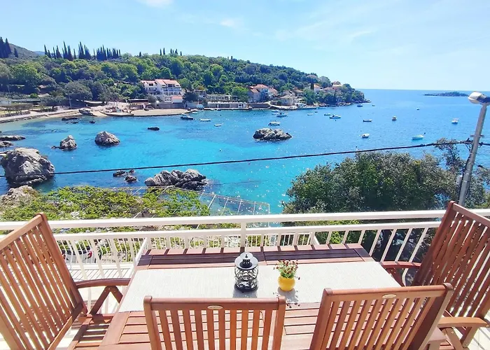By The Sea - Ana Apartment
