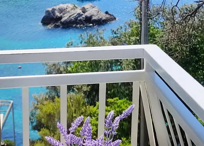 By The Sea - Ana Apartment Molunat