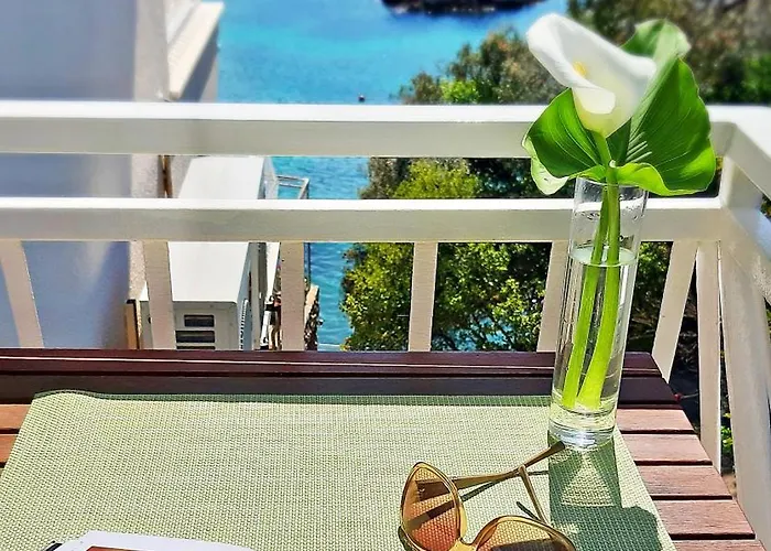Apartment By The Sea - Ana Molunat
