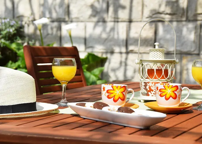 Apartment By The Sea - Ana Molunat