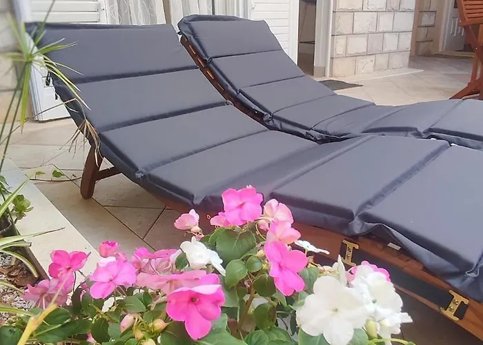 By The Sea - Ana Apartment Molunat
