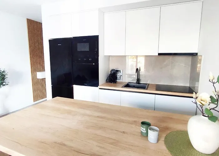 By The Sea - Ana Apartment *